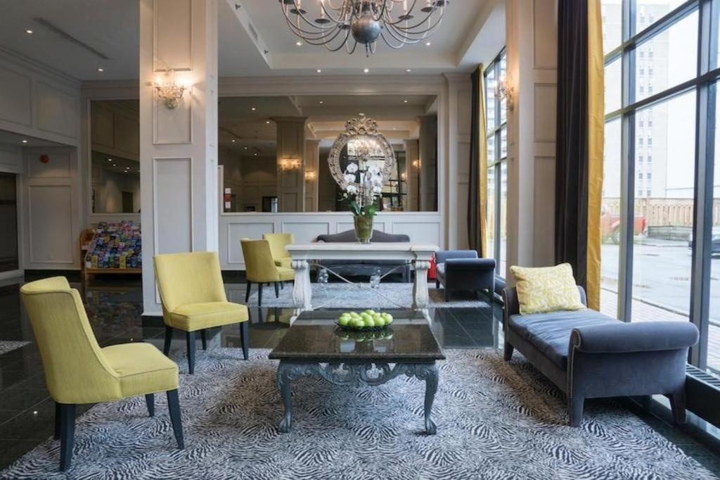 The Roehampton Hotel Торонто Екстер'єр фото