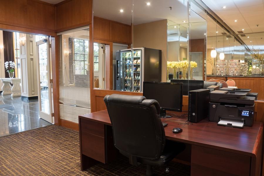 The Roehampton Hotel Торонто Екстер'єр фото
