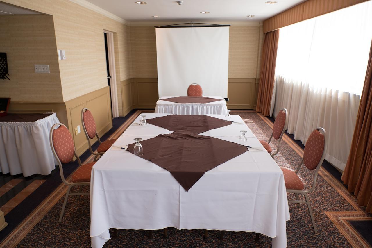 The Roehampton Hotel Торонто Екстер'єр фото
