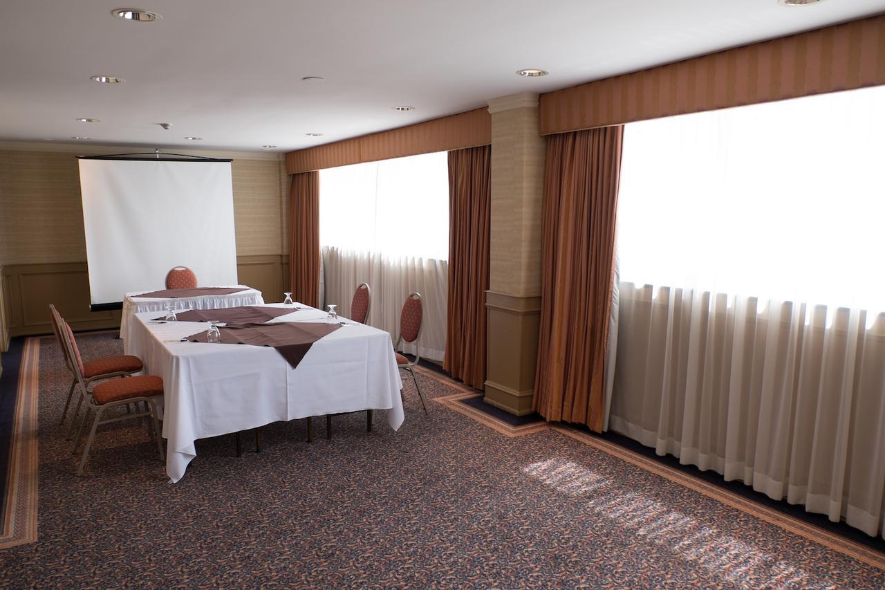 The Roehampton Hotel Торонто Екстер'єр фото